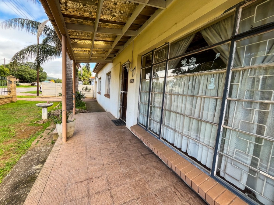 4 Bedroom Property for Sale in Bothasrus Eastern Cape